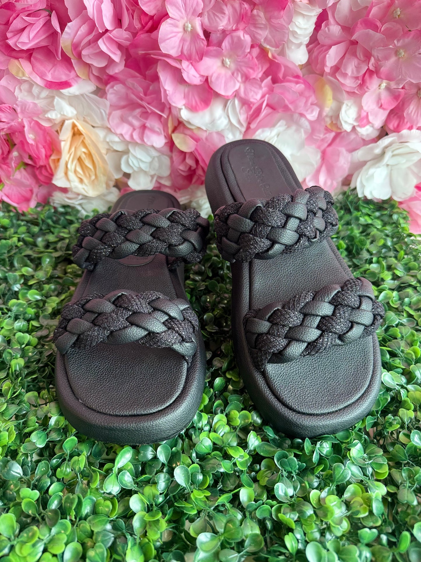 Yaya sandals