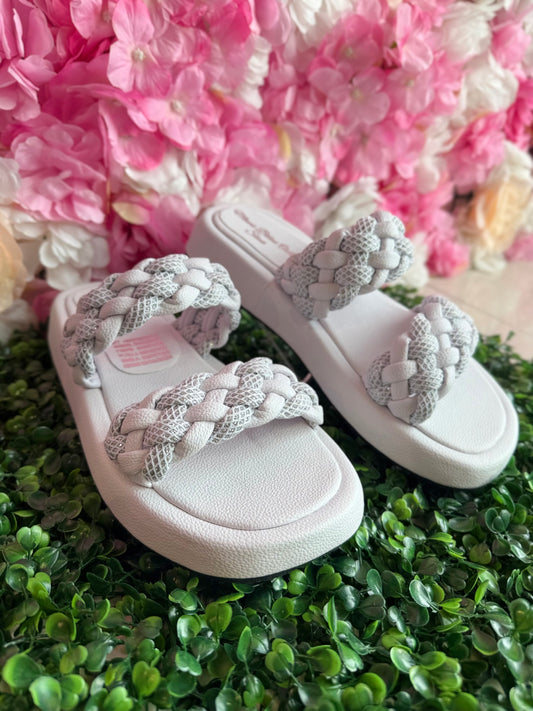 Yaya sandals