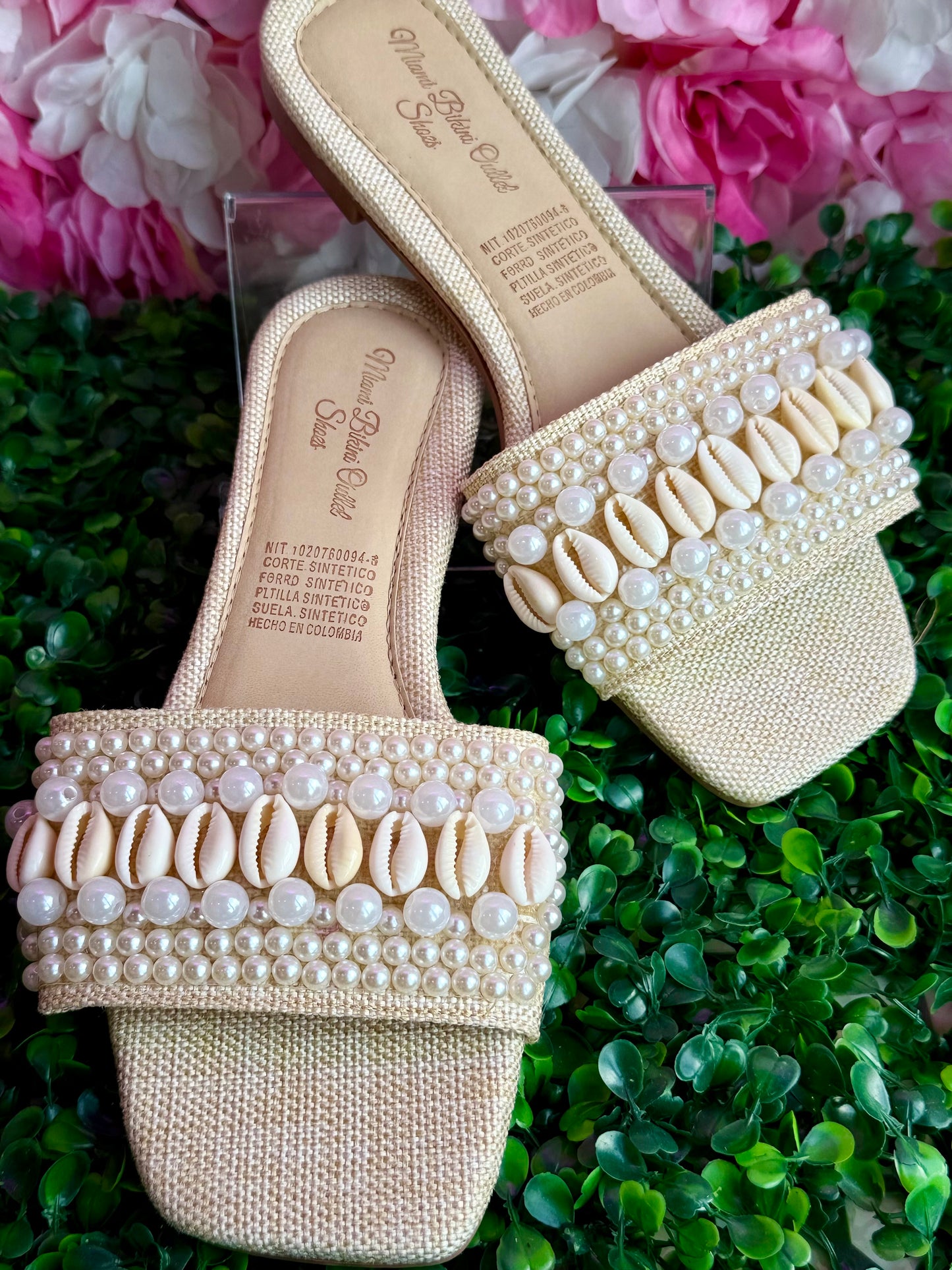 Conchita flats