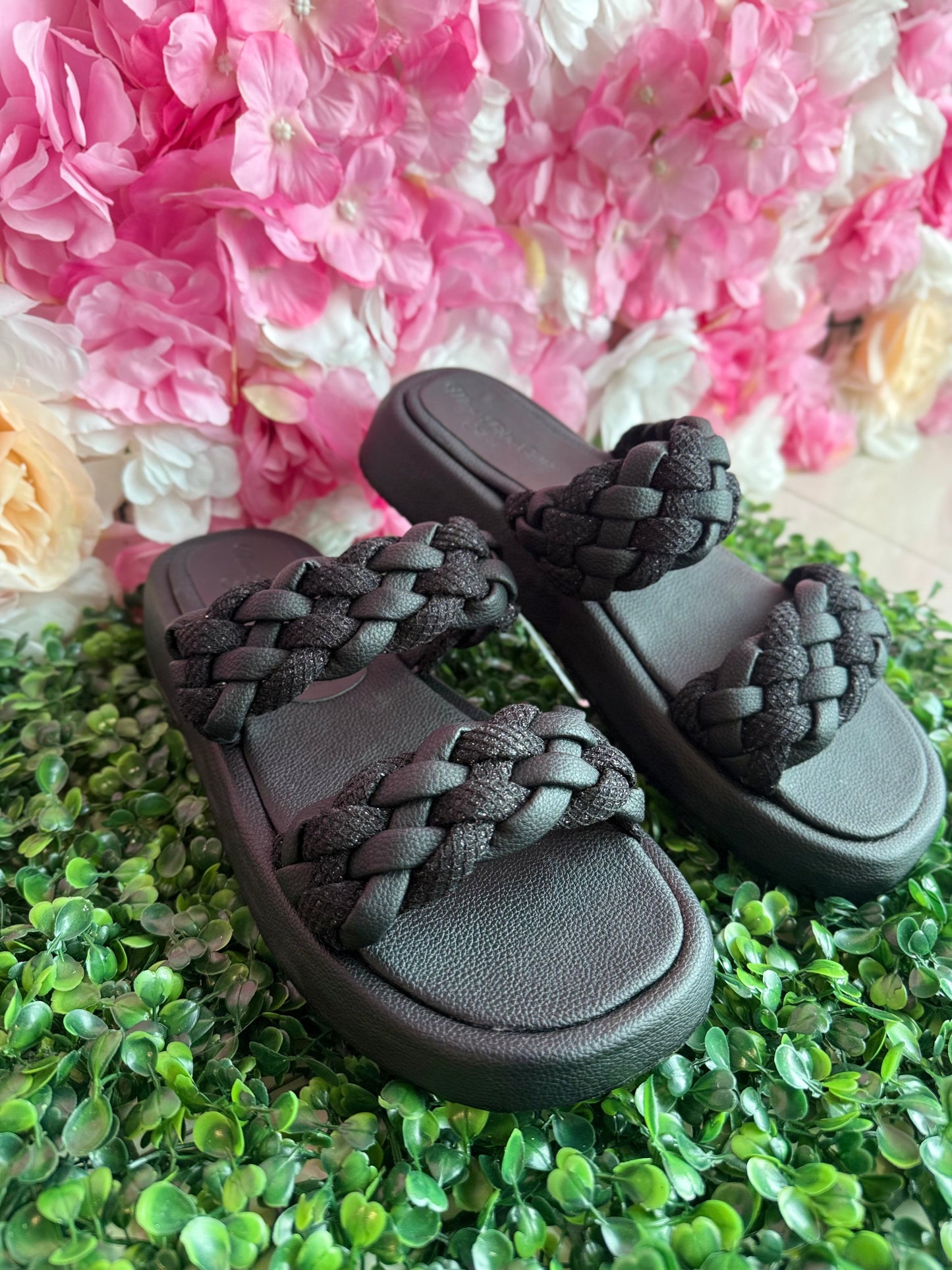 Yaya sandals